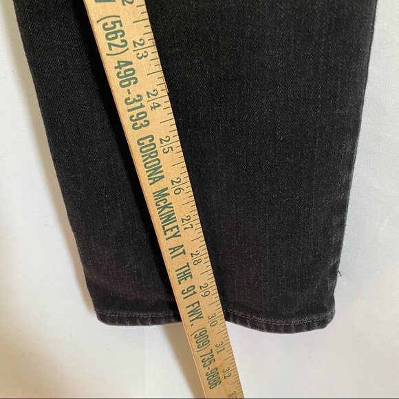 Levi’s women’s black washed jeans Sz 10M waist 30” inseam 30” - Picture 6 of 8